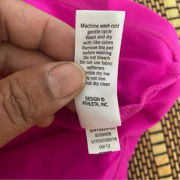 ATHLETA Prasada Tank Top Size Medium Racerback‎ Shelf Bra Pink Activewear Yoga - Picture 8 of 10